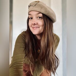 Meet your Posher, Lau